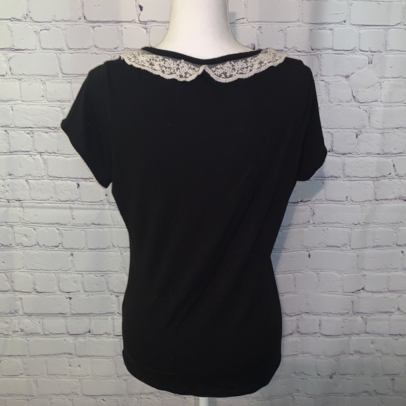 🖤 Hot Topic lace collared top in great preloved condition! 🖤 - Picture 4 of 6